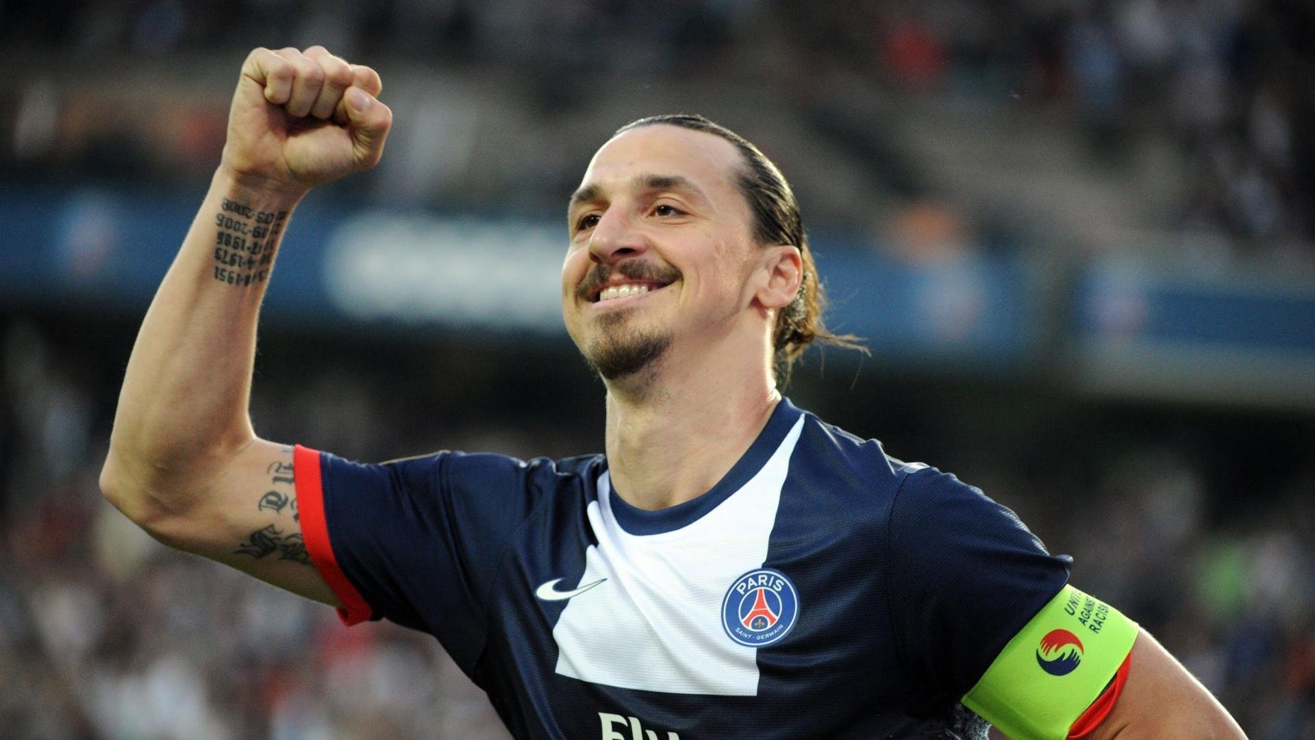 尤文图斯主场迎战高速进攻的那不勒斯，战况激烈，尤文 那不勒斯